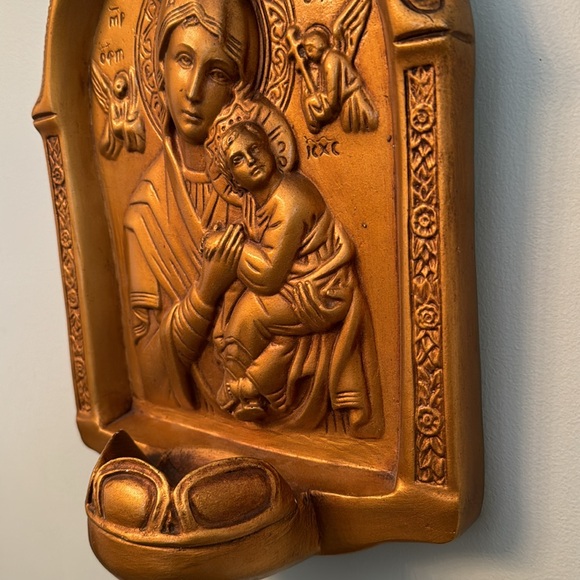 Holy Water Font - Picture 6 of 11